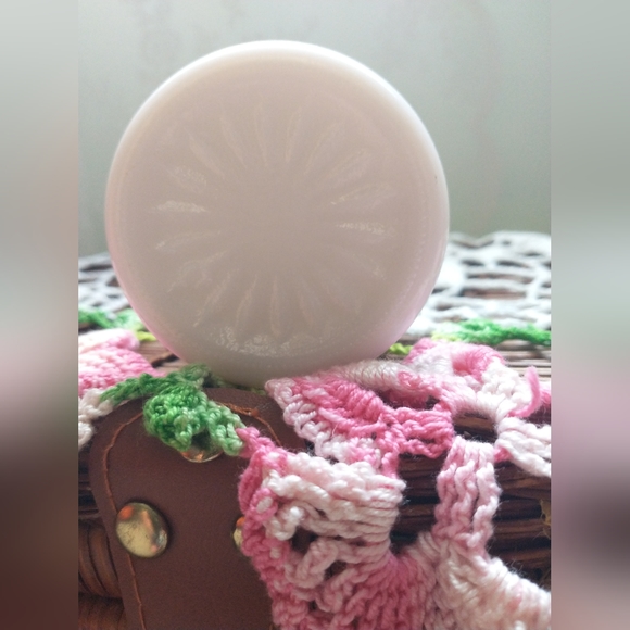 Anchor Hocking Milk Glass bud Vase - Picture 4 of 4